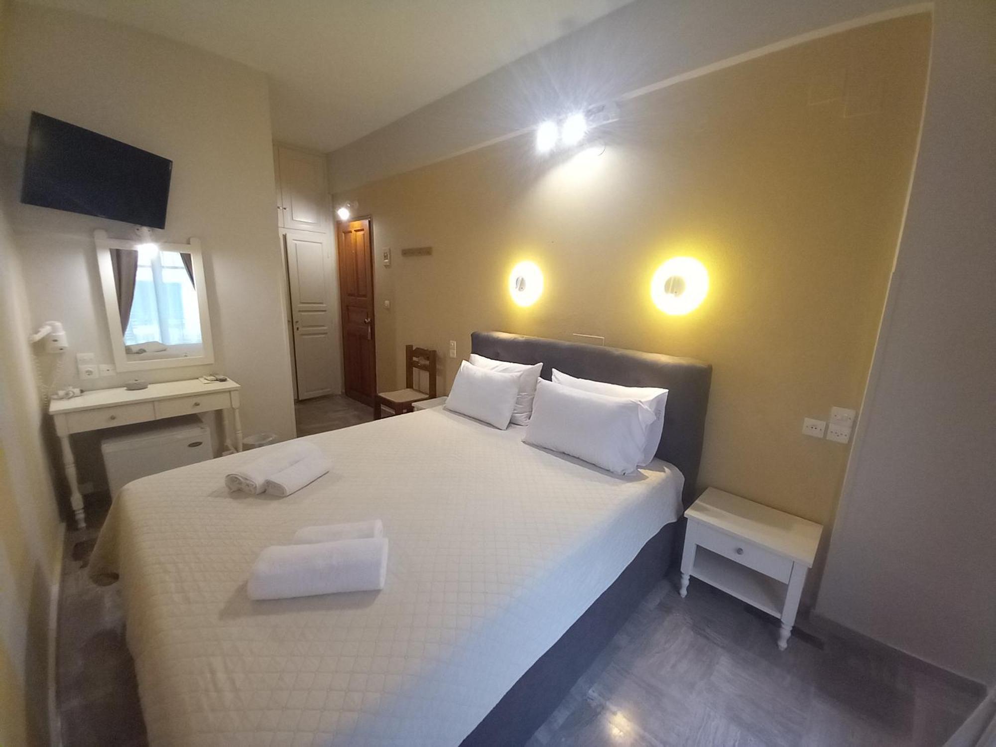 Hermes Hotel Mithimna Extérieur photo